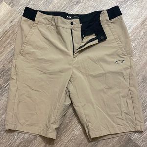 Oakley mens size 34 polyester shorts